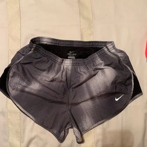 Nike tempo running short